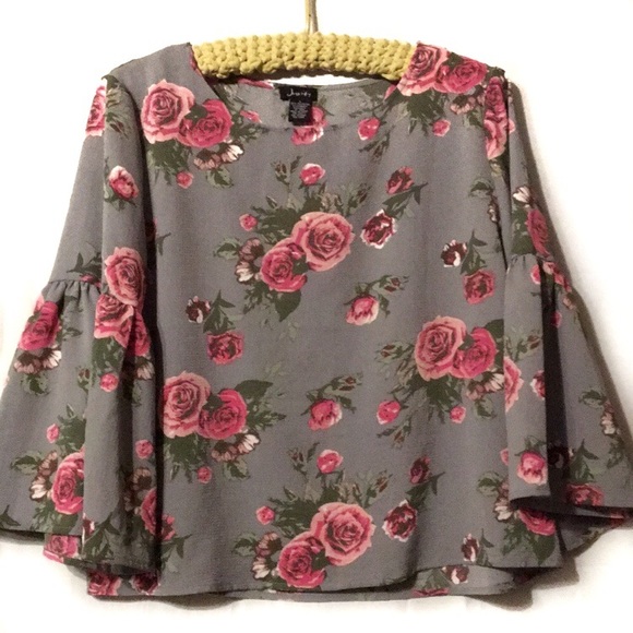 Justify Tops - Justify blouse gray pink floral boho bell sleeve L